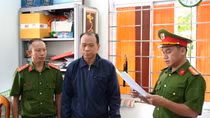 Bắt giam đối tượng làm giả sổ đỏ lừa bán đất