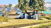 Đang nằm võng cùng bạn gái ở công viên thì bị đâm tử vong