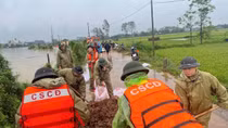 Bộ Tư lệnh Cảnh sát cơ động tiếp tục tăng cường giúp 7 địa phương khắc phục hậu quả mưa bão
