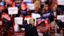 Tổng thống đắc cử Donald Trump đang thách thức hệ thống chính trị bảo thủ của nước Mỹ?
