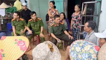 Công an xuyên đêm phối hợp tìm kiếm người đàn ông đi lạc trong rừng sâu