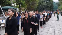 Dòng người nối dài, thành kính vào viếng Tổng Bí thư Nguyễn Phú Trọng