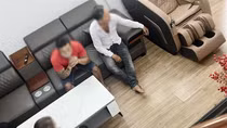 Vụ cô giáo "quờ tay tím má", nhà phụ huynh bị ném chất bẩn
