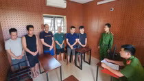 Rủ nhau theo xe khách từ Khánh Hòa lên Đắk Lắk bắt người rồi hành hung siết nợ