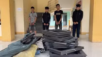 Bắt nhóm chuyên trộm cửa nhôm trong nghĩa địa