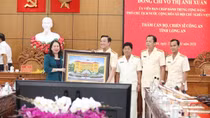 Phó Chủ tịch nước Võ Thị Ánh Xuân làm việc với Công an tỉnh Long An