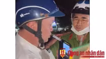 Người tự xưng cán bộ Tòa án khi bị kiểm tra nồng độ cồn là bảo vệ