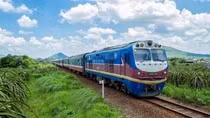 Lại thêm trường hợp phụ lái tàu Hà Nội-Lào Cai bị ném đá trúng đầu