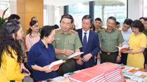 Bộ Công an phát động phong trào đọc sách năm 2024 trong CAND