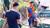 Giấu 1,2 yến vàng dưới bệ đặt bình xăng rồi “vi vu” sông nước
