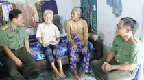 Công an Bạc Liêu chú trọng công tác đền ơn đáp nghĩa bằng những việc làm thiết thực