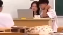 Hà Nội: Tạm đình chỉ nữ giáo viên để học sinh có cử chỉ không phù hợp với mình trong lớp học