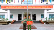 Khen thưởng đơn vị khám phá nhanh vụ người nước ngoài sát hại đồng hương