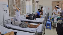 Số người ngộ độc thực phẩm sau khi ăn bánh mì ở Long Khánh đã tăng lên 250 người