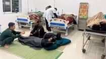 Cứu sống 8 người ngộ độc nấm rừng và 1 phụ nữ ăn lá ngón tự tử