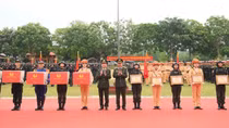 Khen thưởng các tập thể, cá nhân tham gia Đại lễ kỷ niệm Chiến thắng Điện Biên Phủ