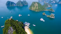 Xác minh, làm rõ việc tàu du lịch “bỏ rơi” khách trên vịnh Hạ Long