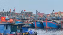 Quảng Bình: 2 tàu cá bị chìm, vớt được thi thể một ngư dân