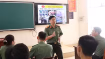 Người thầy An ninh hết lòng với công tác "chèo đò"