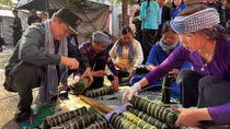 Mang “Xuân yêu thương” đến với người dân xã anh hùng Hòa Liên
