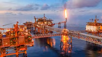 Petrovietnam duy trì tăng trưởng khi giá dầu đảo chiều giảm mạnh