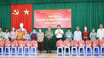 Cục An ninh điều tra tặng quà đồng bào khó khăn tỉnh Sóc Trăng
