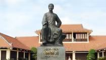 Bài thơ hay nhất về Thăng Long của Nguyễn Du