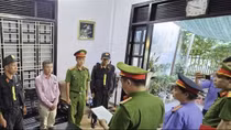 Vừa được miễn hình phạt tù, cựu giám đốc CDC Thừa Thiên Huế lại bị bắt