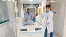 Thêm 2 người bị hôn mê sâu khi đốt củi sưởi ấm trong phòng kín