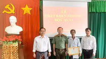 Khen thưởng người dân mưu trí truy bắt kẻ cướp trong đêm