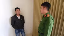 Gã trai 5 tiền án tranh cãi với phụ nữ rồi mang súng đến nhà bắn thị uy