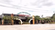 Tạm hoãn xuất cảnh đối với nữ doanh nhân từng là “bông hồng vàng”
