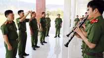 Nghệ sĩ Ưu tú đầu tiên của dàn nhạc kèn Đoàn Nghi lễ CAND