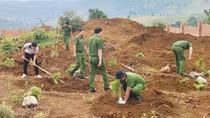 Công an tỉnh Đắk Nông tích cực hưởng ứng “Tết trồng cây đời đời nhớ ơn Bác Hồ”