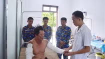 Cháy bình ga trên tàu, thuyền trưởng bị bỏng nặng