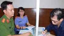 Bắt tạm giam Chủ tịch HĐQT Công ty HDTC về hành vi tham ô tài sản