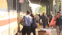 Nhà ga ở vùng trọng điểm công nghiệp bảo đảm đưa công nhân về quê đón Tết