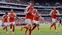 Dẫn trước 3 bàn, Arsenal suýt để mất chiến thắng