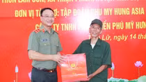 Những món quà nghĩa tình ở huyện Tiên Lữ