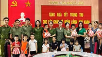 Tặng quà Trung thu cho trẻ em bị ảnh hưởng của cơn bão số 3 trên địa bàn tỉnh Hải Dương