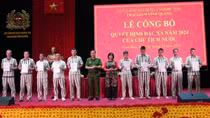 Trại giam Vĩnh Quang công bố quyết định đặc xá cho 98 phạm nhân