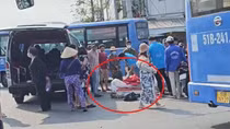 Người đàn ông tử vong bất thường trước cổng Bến xe An Sương
