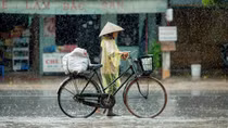 Miền Bắc trời mưa dông, nhiệt độ giảm