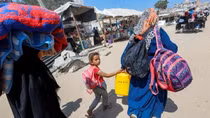Israel không kích Nam Gaza, buộc hàng nghìn người di tản trong đêm