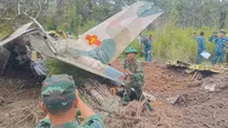 Tìm thấy xác máy bay huấn luyện Y 130 tại khu rừng rậm Yok Đôn