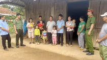 Vỡ òa hạnh phúc sau tháng ngày lưu lạc vì "việc nhẹ lương cao"