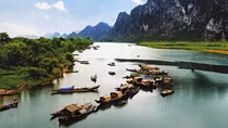 Đi thuyền trên sông Son
