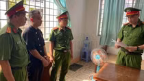 Bắt tạm giam thợ hàn bất cẩn làm cháy 11 tàu cá ở Bình Thuận