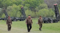 Ông Kim Jong-un chỉ đạo tập trận mô phỏng phản công hạt nhân