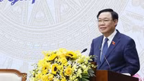 Chủ tịch Quốc hội dâng hương tưởng niệm Chủ tịch Hồ Chí Minh tại Nhà 67